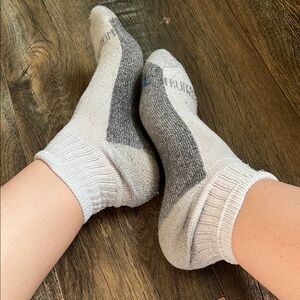 Well loved Fruit of the Loom women's Gray and White Socks x 5